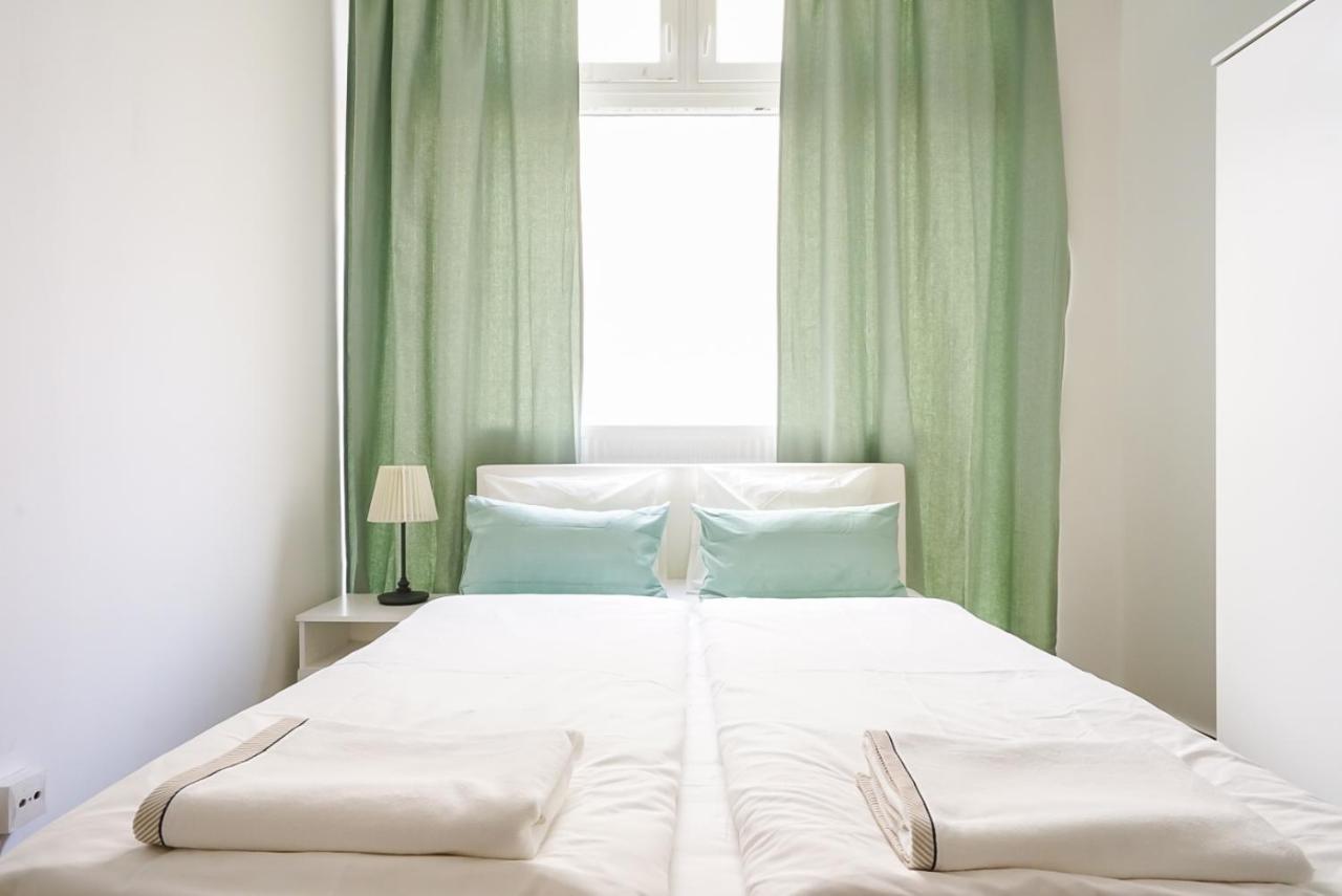 Wonderful Big Apartment Near Yppen Market Виена Екстериор снимка